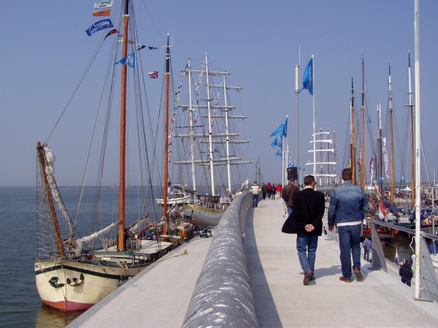 Lelystad-Bataviahaven-bezoekers